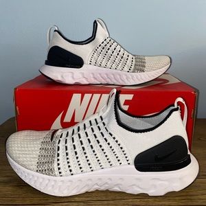Nike Men’s React Phantom Run Flyknit 2 White and Black US9.5